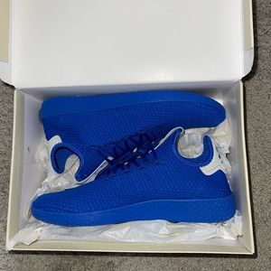 Pharrel HU Tennis shoe